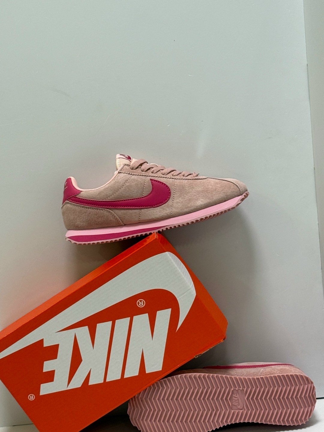 nike cortez classic,кроссовки,nike cortez,nike cortez pink,nike cortez pink velvet