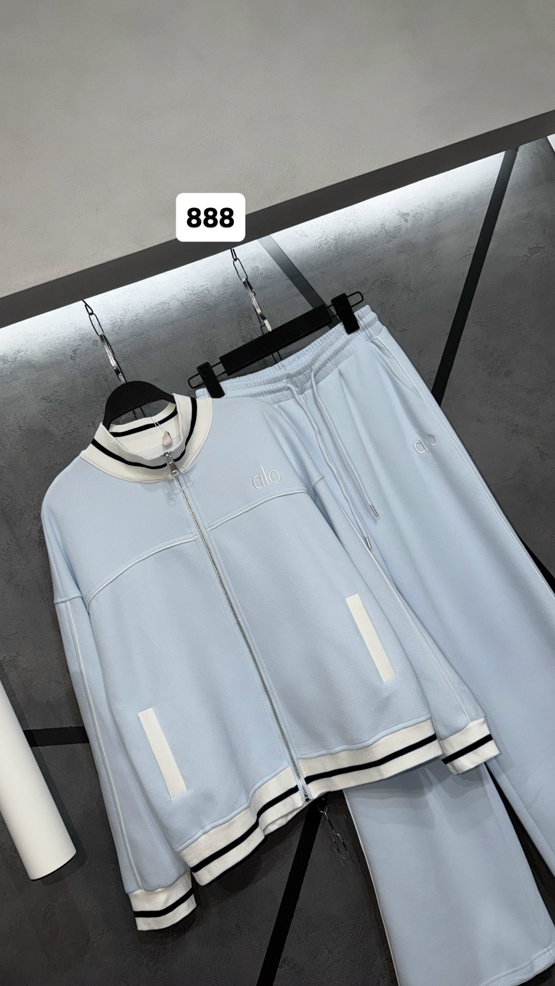 спортивный костюм celine,спортивный костюм луи виттон,спортивные женские костюмы,костюм спортивный,спортивный костюм louis