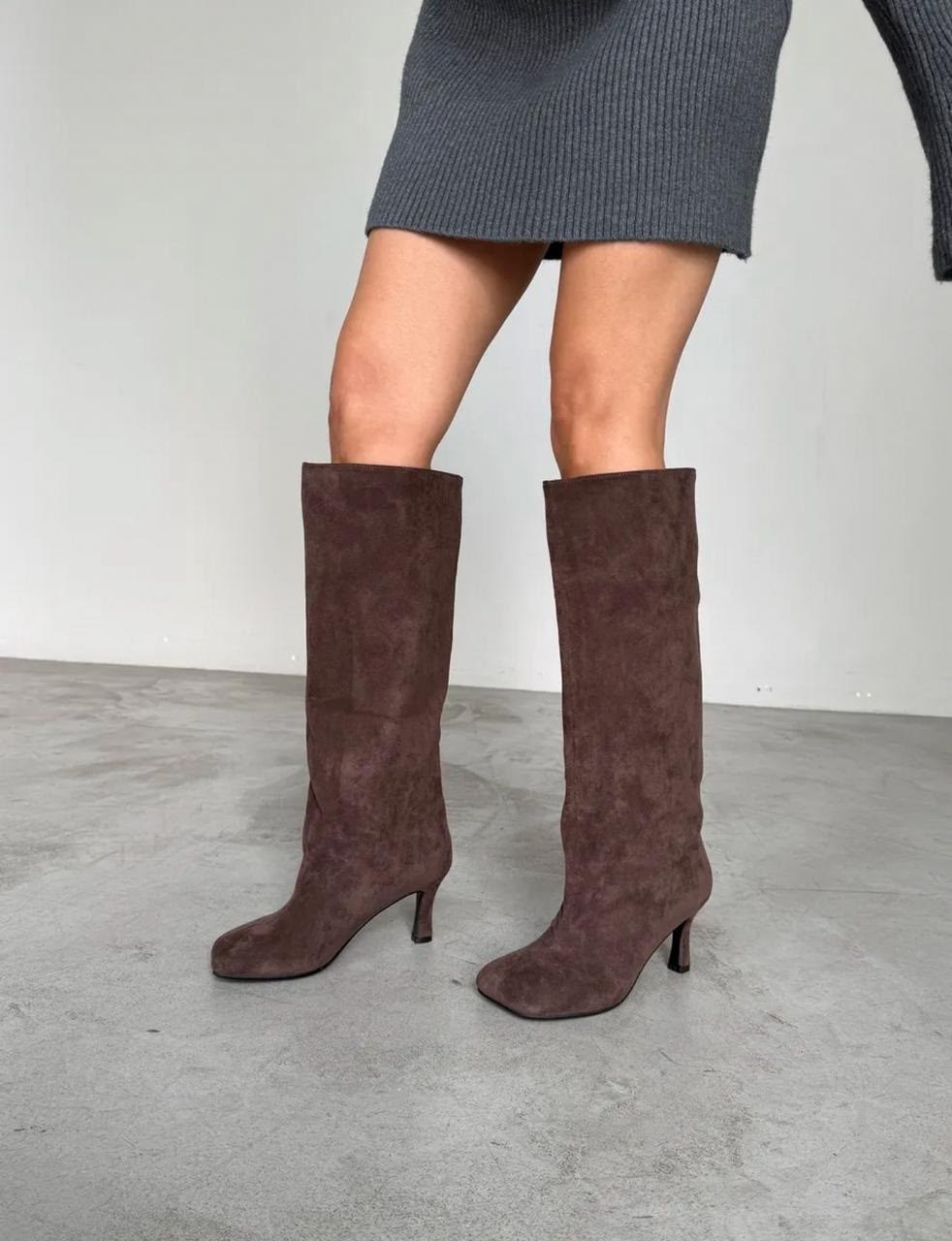 замшевые сапоги,сапоги демисезонные на каблуке натуральная замша londri,женские сапоги,демисезонные шоколадные коричневые сапоги высокие сапоги трубы ботфорты замшевые высокий каблук,сапоги