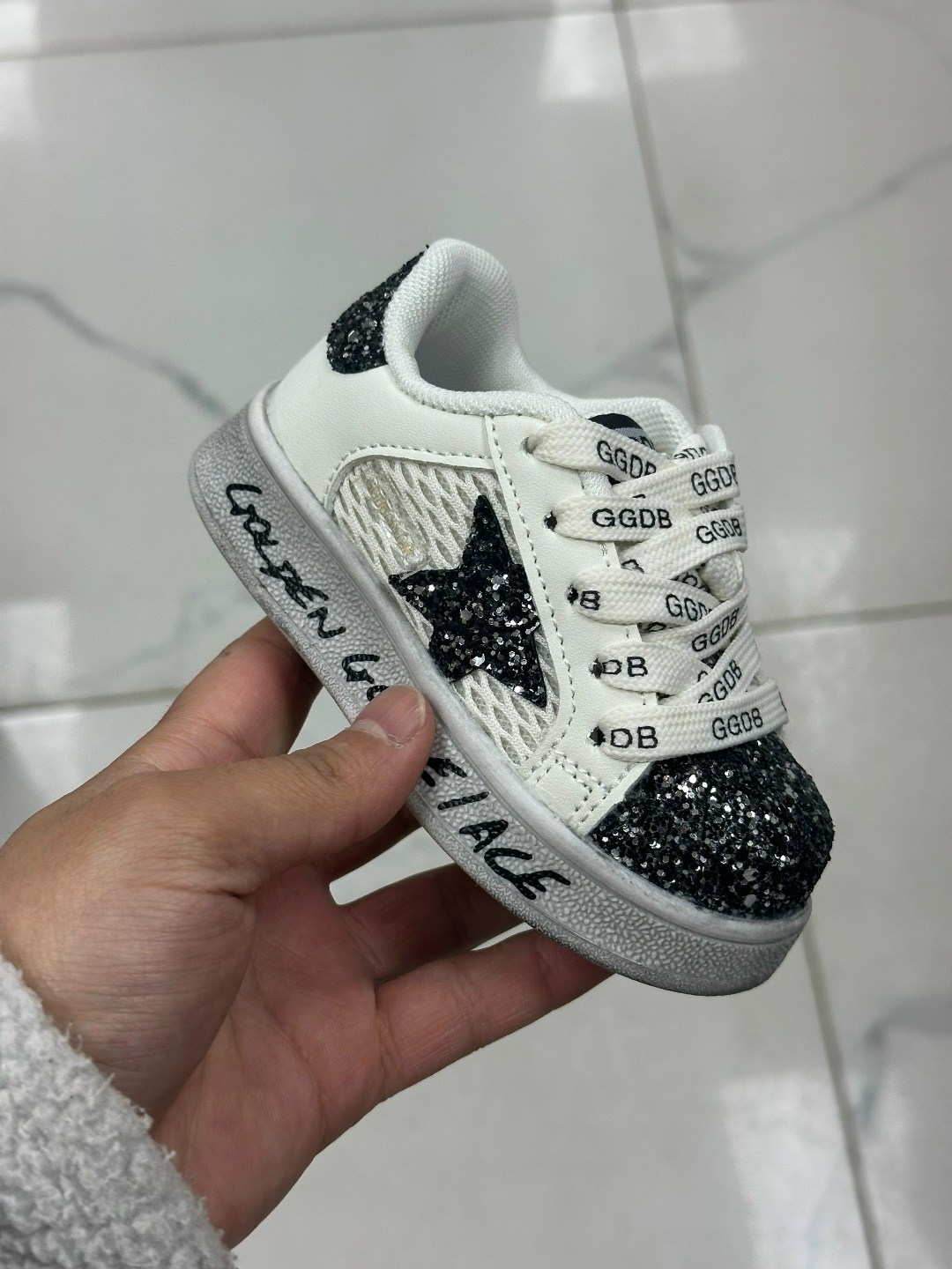 ,детская ,детские кроссовки,блестящие кроссовки,повседневная