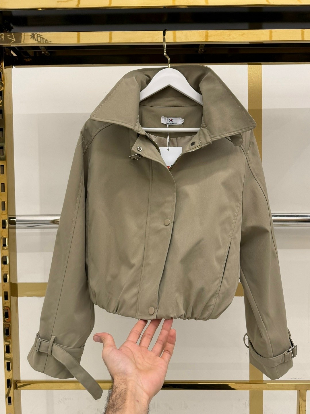 повседневная куртка,куртка модная,куртка женская,куртка женская бомбер,укороченная куртка