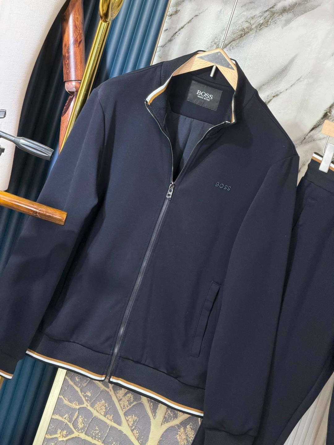 спортивный костюм boss,мужской спортивный костюм,спортивный костюм hugo boss,костюм спортивный,спортивный костюм loro piana