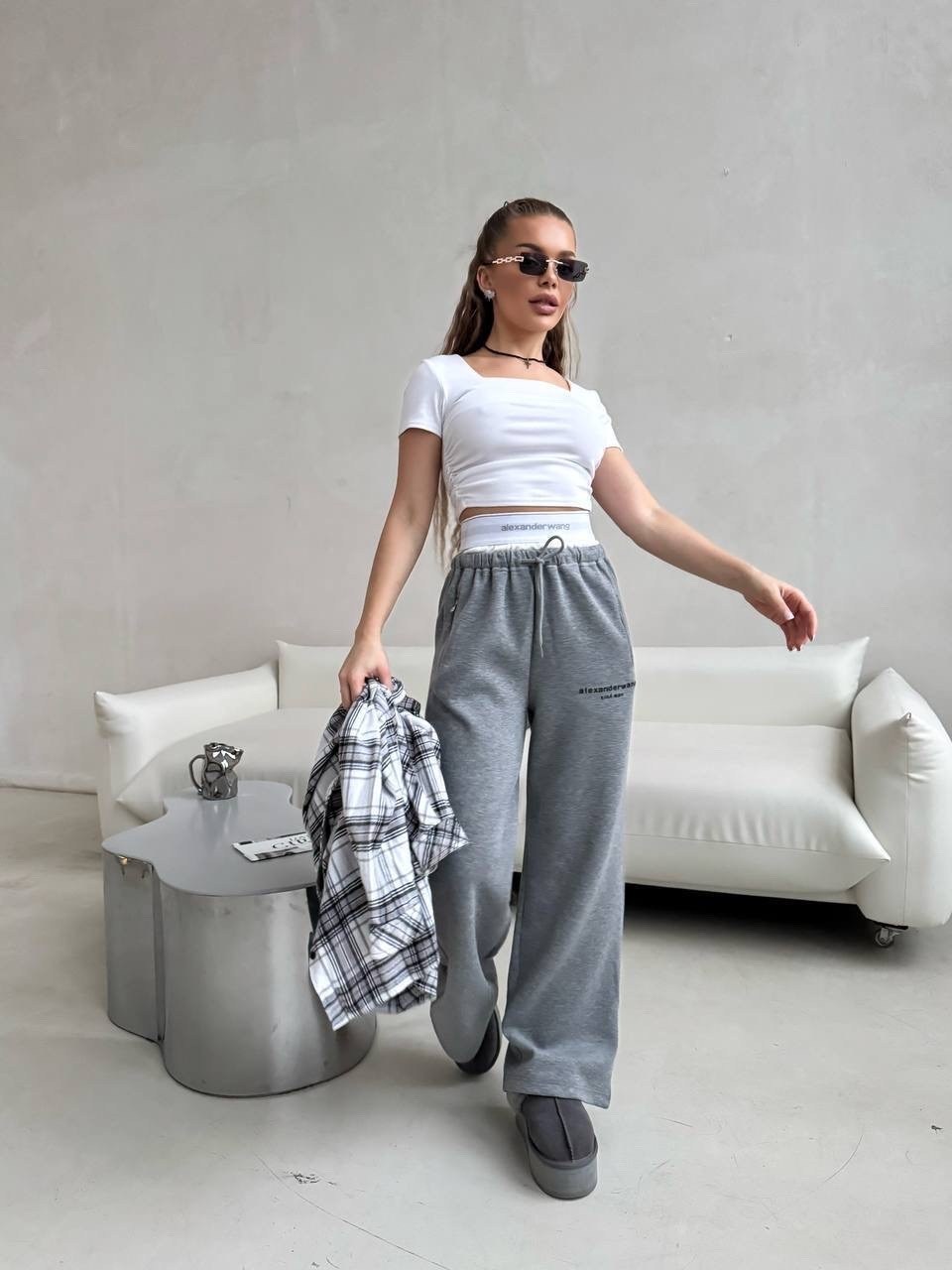 широкие брюки,брюки женские с,стильные джинсы,джинсы широкие серые,брюки комбинированные