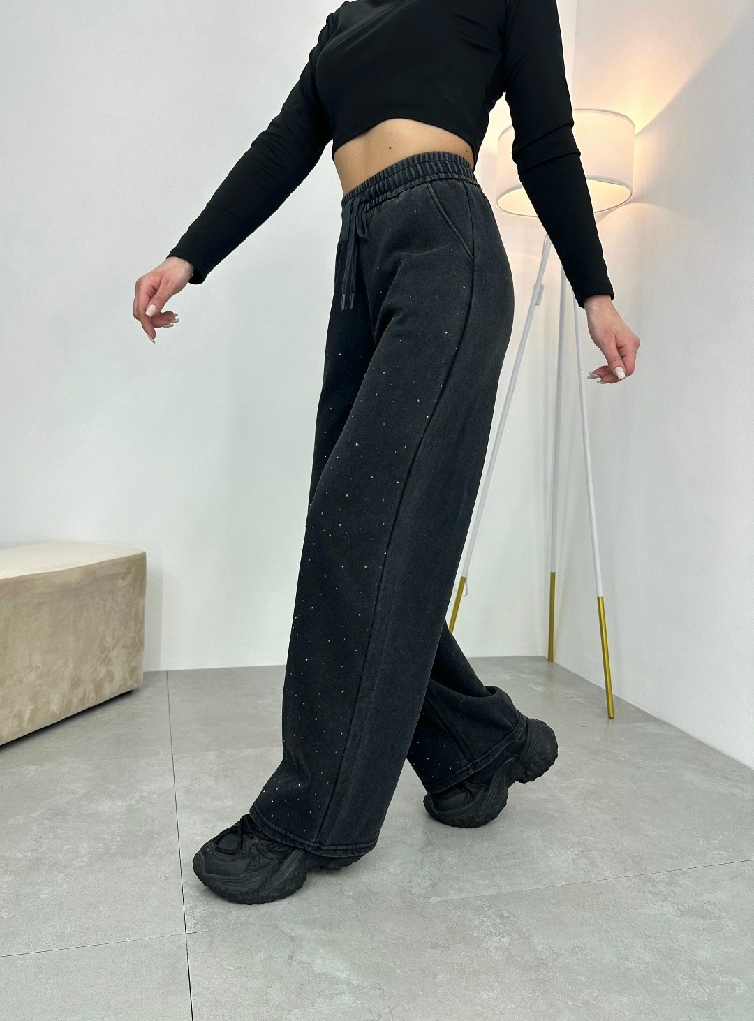 спортивные брюки со стразами женские,брюки со стразами,брюки со стразами miaty,штаны со стразами,женские брюки со стразами