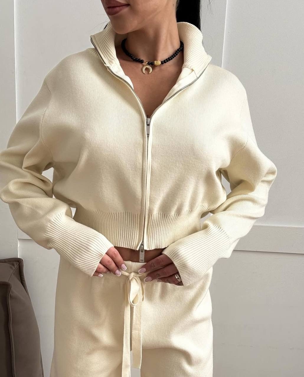 брючный костюм,костюм с брюками,женский костюм,костюм бежевый,брючный костюм женский