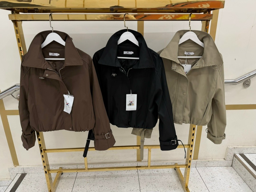 повседневная куртка,куртка модная,куртка женская,куртка женская бомбер,укороченная куртка