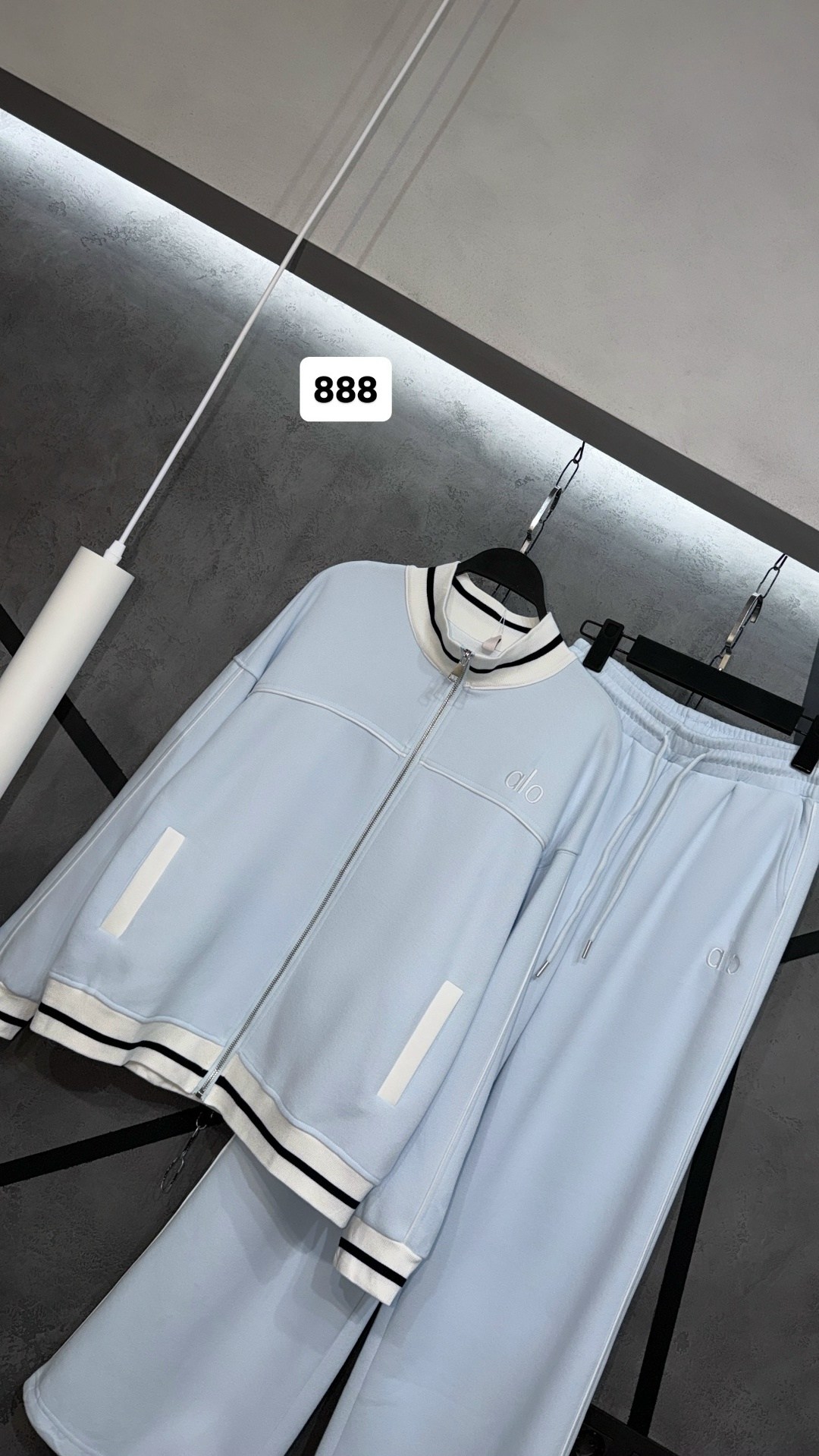 спортивный костюм celine,спортивный костюм луи виттон,спортивные женские костюмы,костюм спортивный,спортивный костюм louis