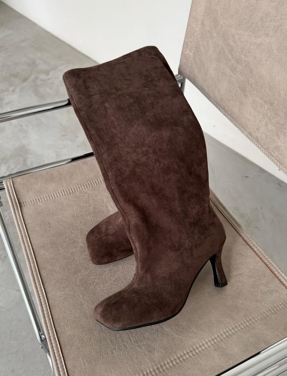 замшевые сапоги,замшевые сапоги на каблуке,сапоги коричневые на каблуке,натуральные замшевые сапоги женские,сапоги трубы на каблуке
