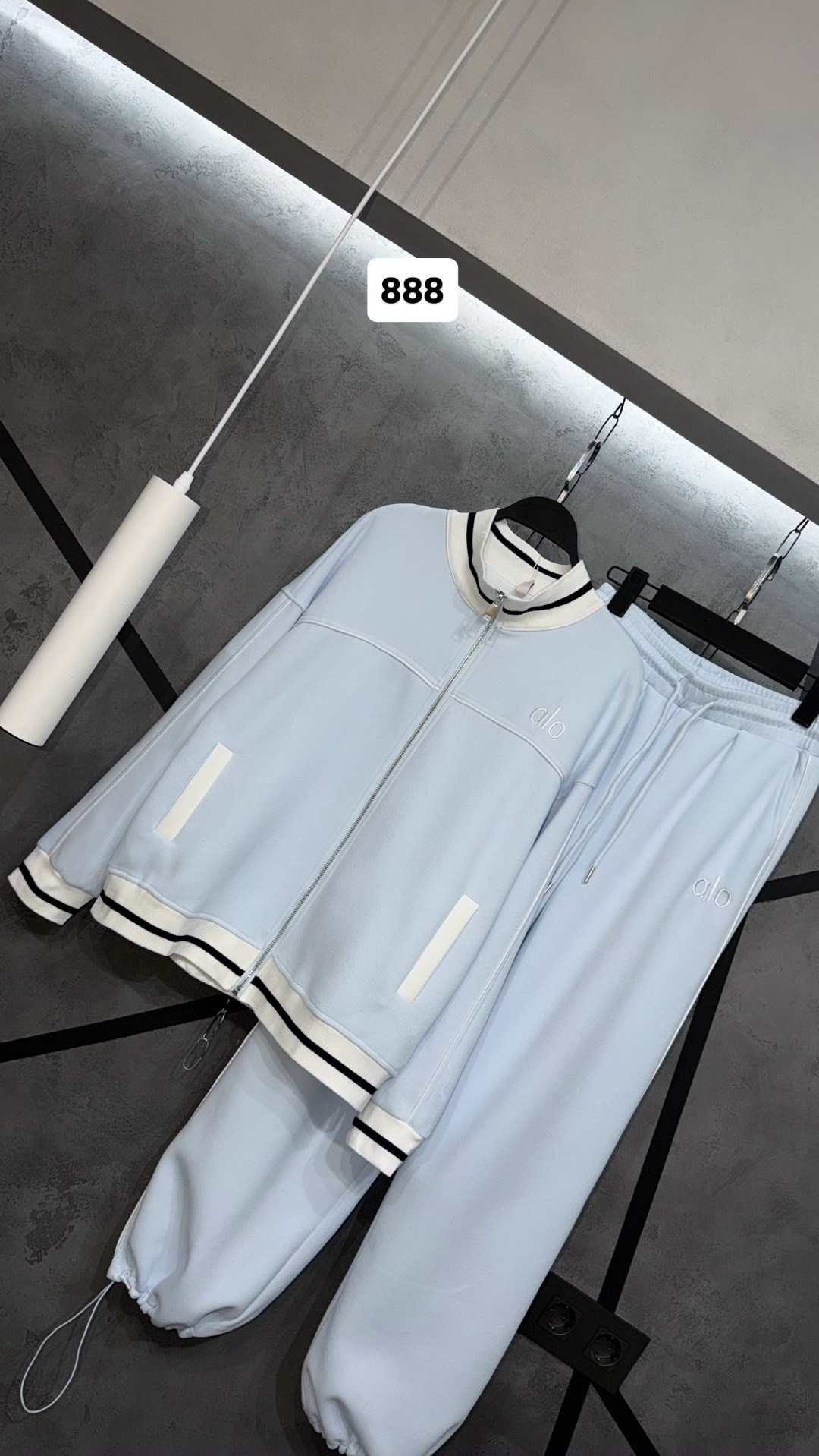 спортивный костюм celine,спортивный костюм луи виттон,спортивные женские костюмы,костюм спортивный,спортивный костюм louis