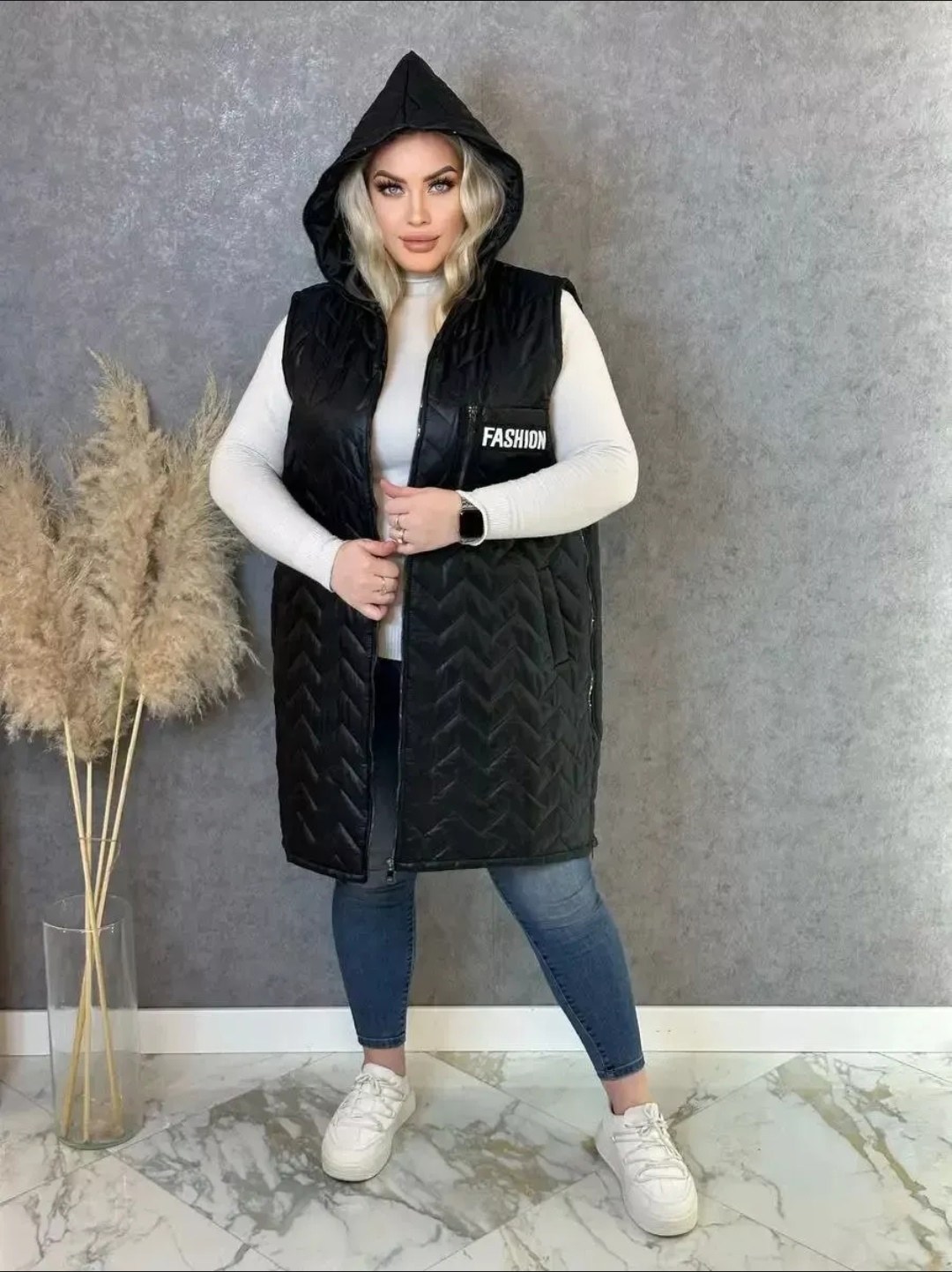 женская жилетка,жилет утепленный больших размеров удлиненный с капюшоном stark plus,жилетка на синтепоне,жилет утепленный fashion smart,демисезонная жилетка