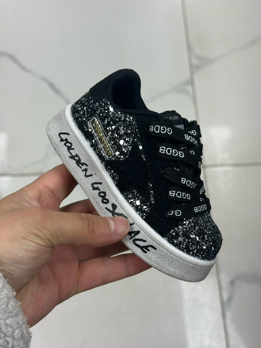 ,детская ,детские кроссовки,блестящие кроссовки,повседневная