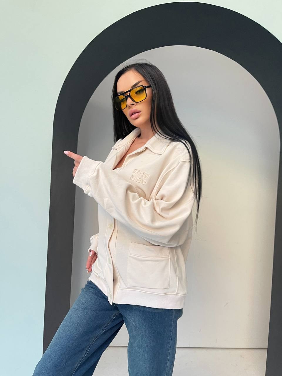 куртка бомбер,повседневная куртка,куртка модная,бежевый бомбер,бежевая куртка