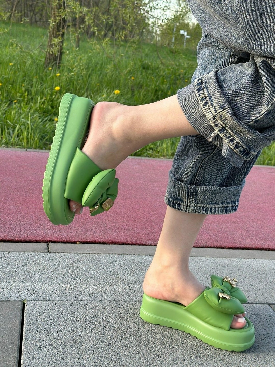 ,женские шлепанцы,модные шлепанцы,шлепанцы женские на платформе,сабо женские