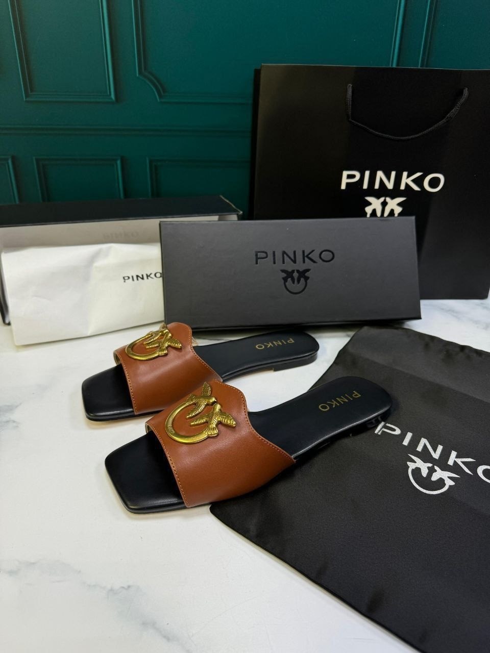 ,шлепанцы pinko,женские шлепанцы,шлепанцы женские натуральная кожа,шлепки кожаные женские