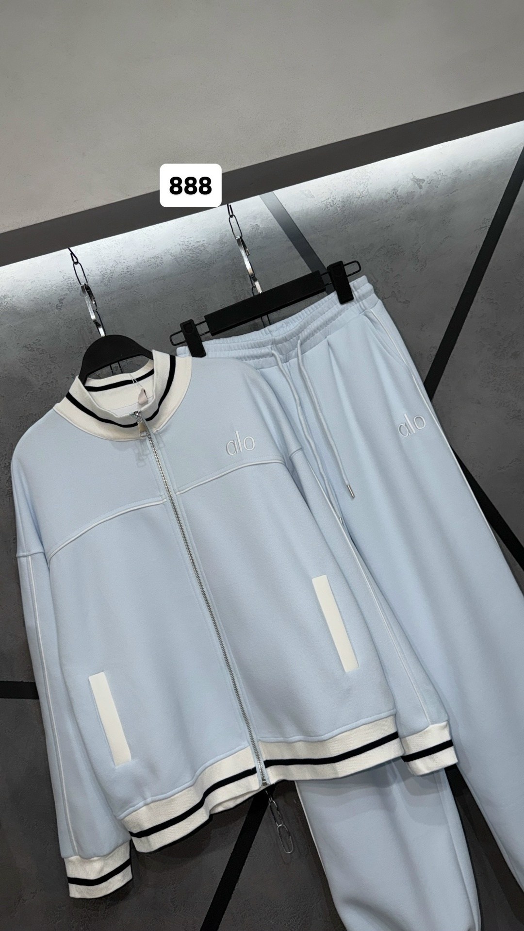 спортивный костюм celine,спортивный костюм луи виттон,спортивные женские костюмы,костюм спортивный,спортивный костюм louis