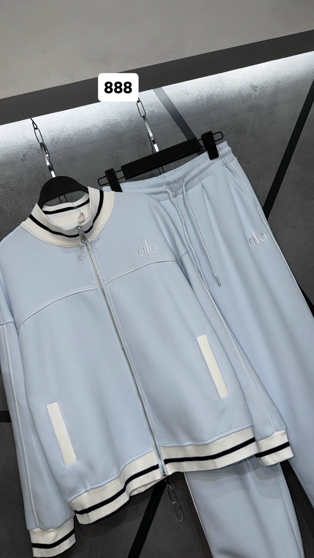 спортивный костюм celine,спортивный костюм луи виттон,спортивные женские костюмы,костюм спортивный,спортивный костюм louis