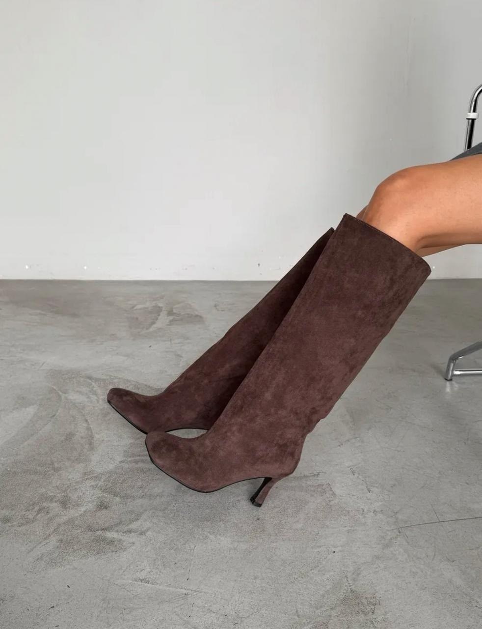 замшевые сапоги,сапоги демисезонные на каблуке натуральная замша londri,женские сапоги,демисезонные шоколадные коричневые сапоги высокие сапоги трубы ботфорты замшевые высокий каблук,сапоги