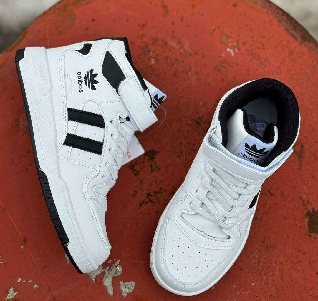 кроссовки высокие adidas originals forum mid белый/черный,черно-белые кроссовки adidas originals forum mid,кроссовки средней высоты белого и черного цветов adidas originals forum mid,кроссовки зимние