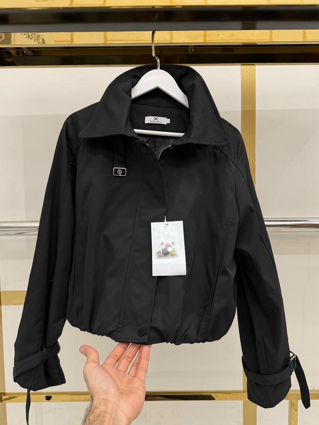 повседневная куртка,куртка модная,куртка женская,куртка женская бомбер,укороченная куртка