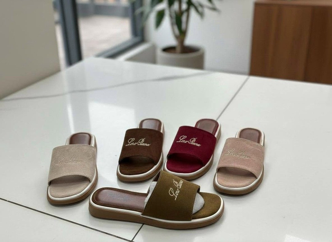 шлепанцы женские,,женские тапки,модные шлепанцы,женские шлепки