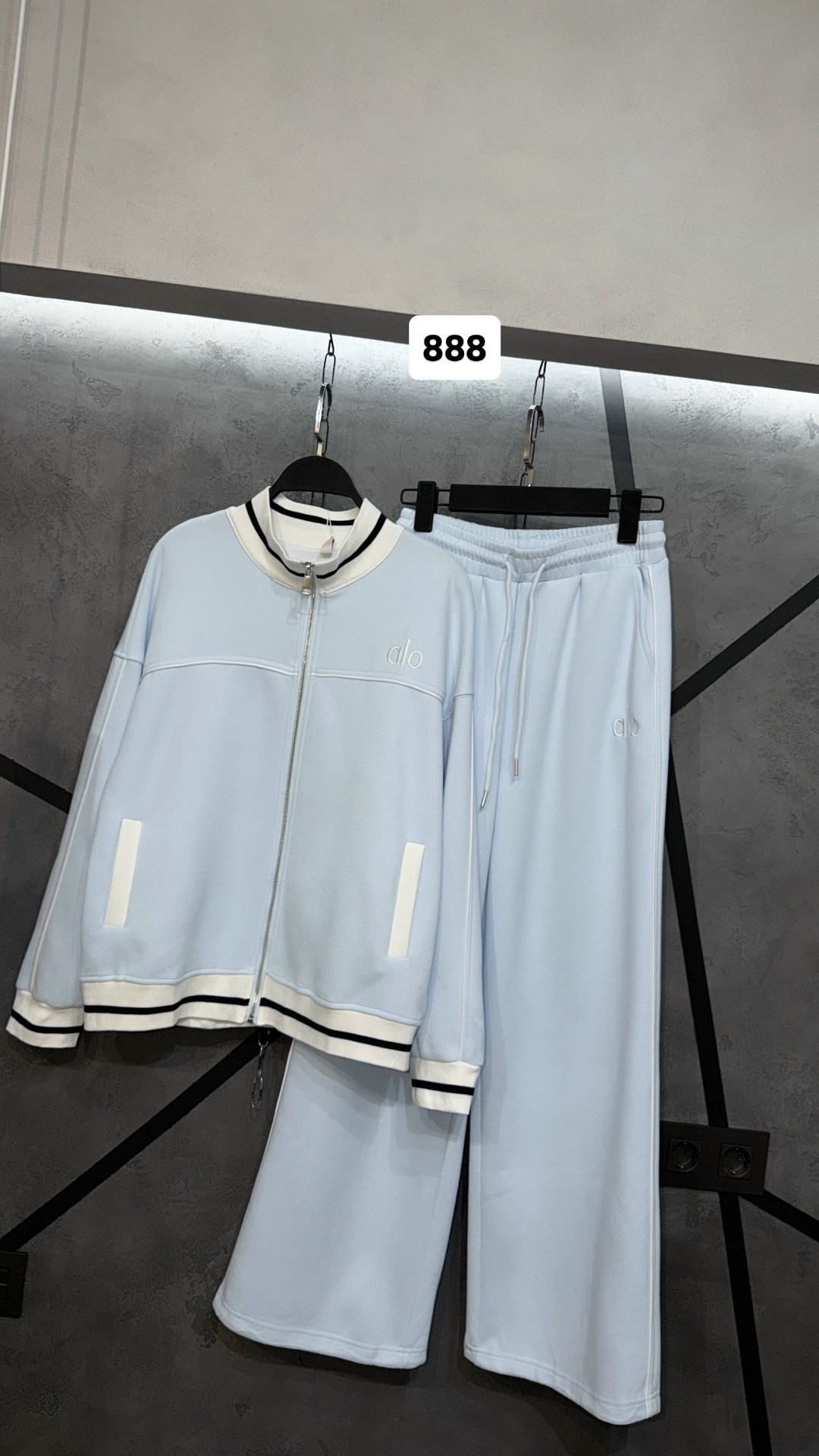 спортивный костюм celine,спортивный костюм луи виттон,спортивные женские костюмы,костюм спортивный,спортивный костюм louis