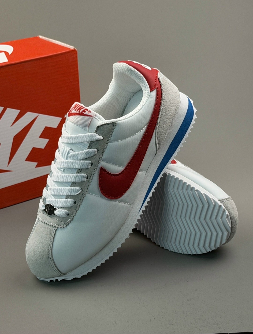 кроссовки nike classic cortez leather,женские повседневные кроссовки nike classic cortez,кроссовки cortez коричневые nike,кроссовки nike cortez,кроссовки nike cortez classic