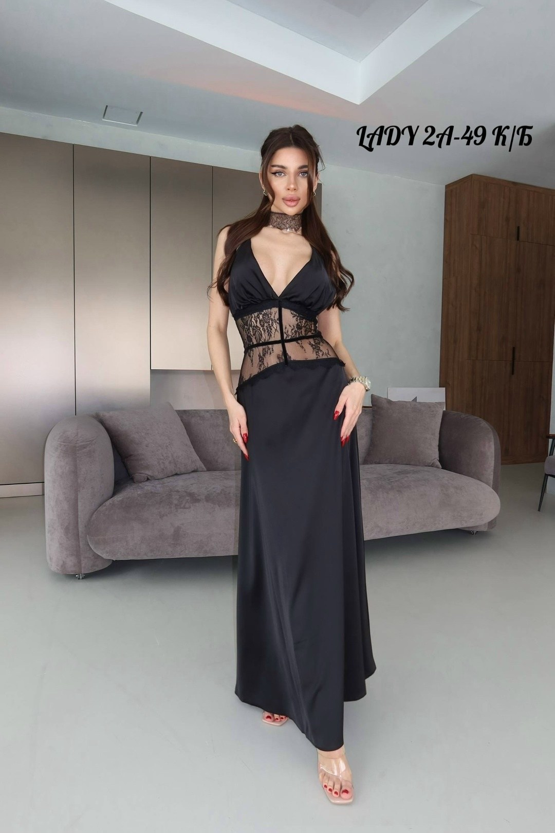 девушка,кружевное макси-платье-комбинация с вырезом шоколадного цвета,женская ночная сорочка,сорочка женская,длинное платье