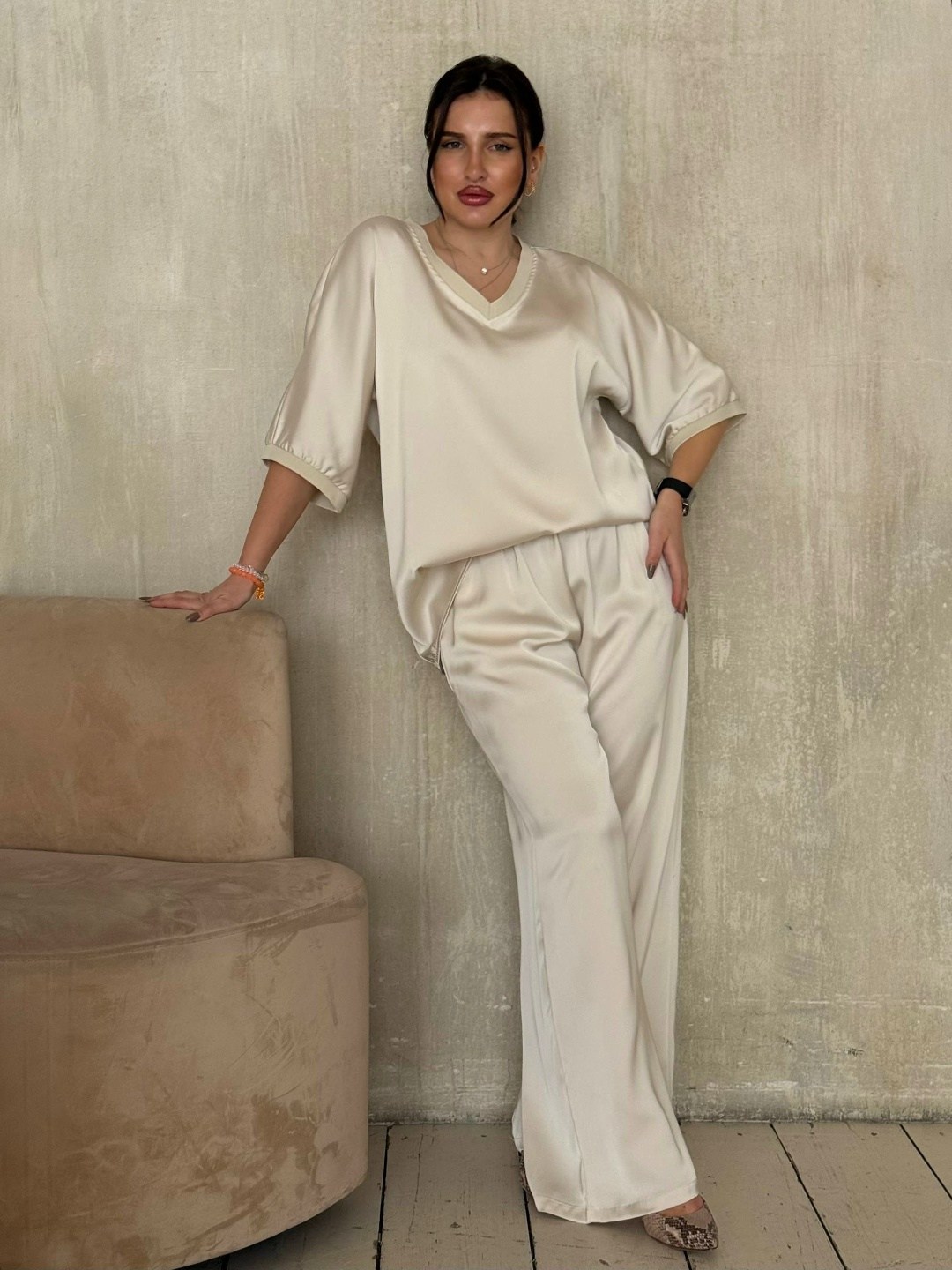 женские брючные костюмы,костюм брючный атласный шелковый в пижамном стиле,костюм женский в пижамном стиле,женский костюм с брюками,брючный комплект