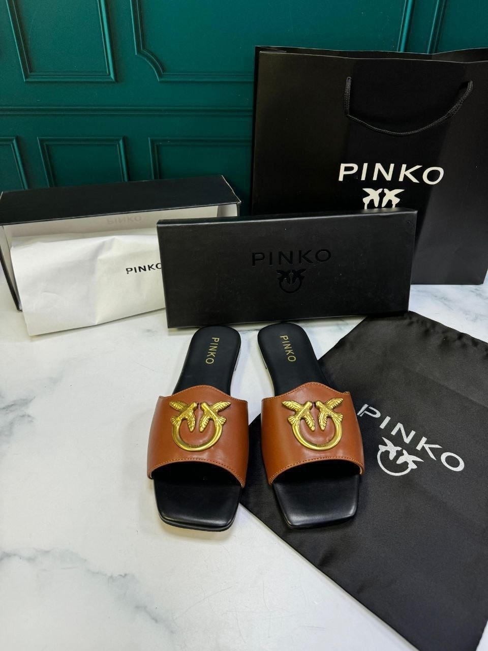 ,шлепанцы pinko,женские шлепанцы,шлепанцы женские натуральная кожа,шлепки кожаные женские