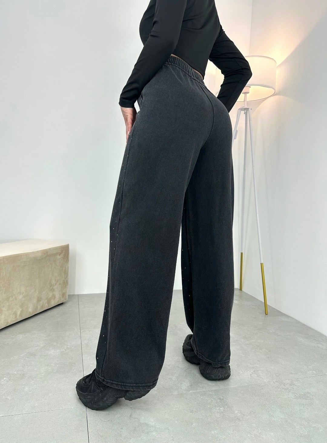 спортивные брюки со стразами женские,брюки со стразами,брюки со стразами miaty,штаны со стразами,женские брюки со стразами