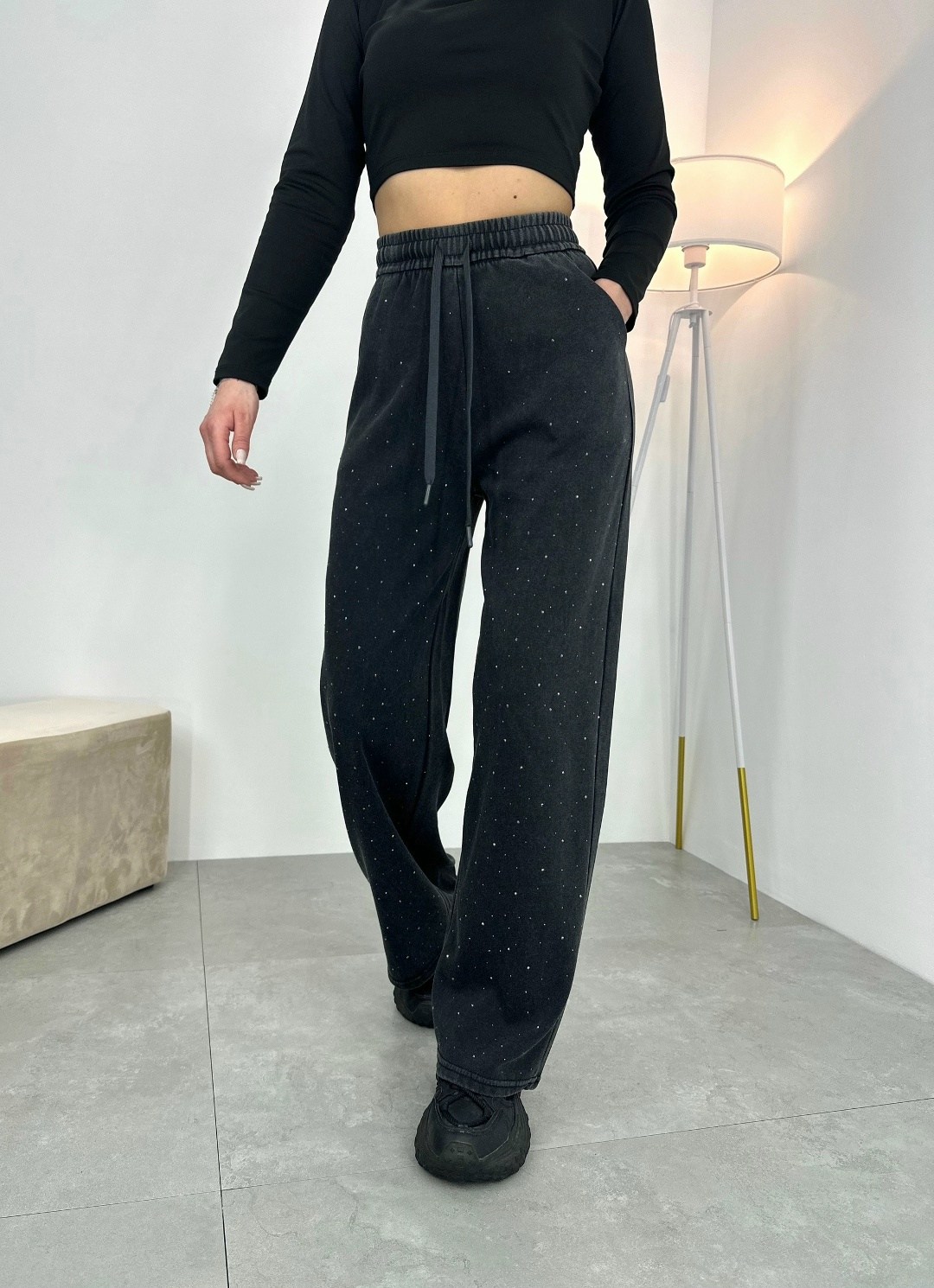 спортивные брюки со стразами женские,брюки со стразами,брюки со стразами miaty,штаны со стразами,женские брюки со стразами