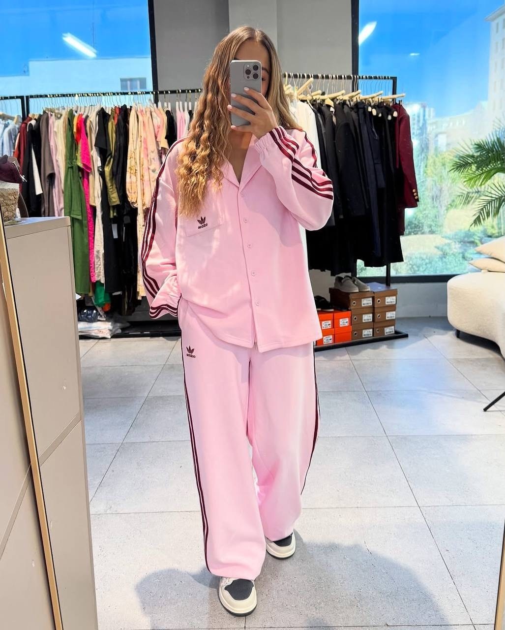 стильные костюмы,женский костюм,розовый костюм,одежда для женщин,костюм спортивный adidas