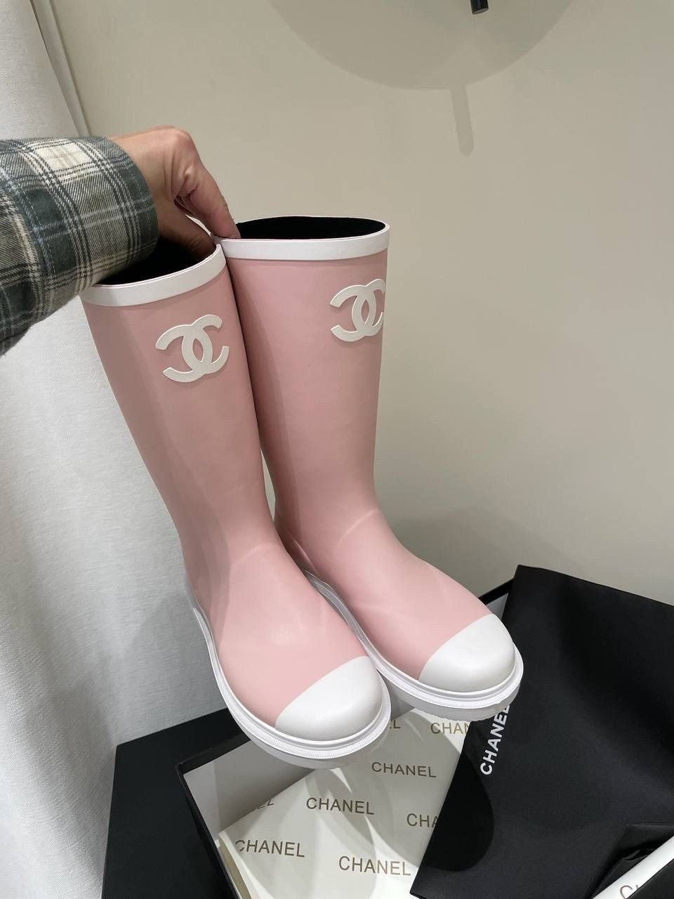 розовый чемодан,чемодан,чемодан для путешествий,чемодан женский,чемодан большой