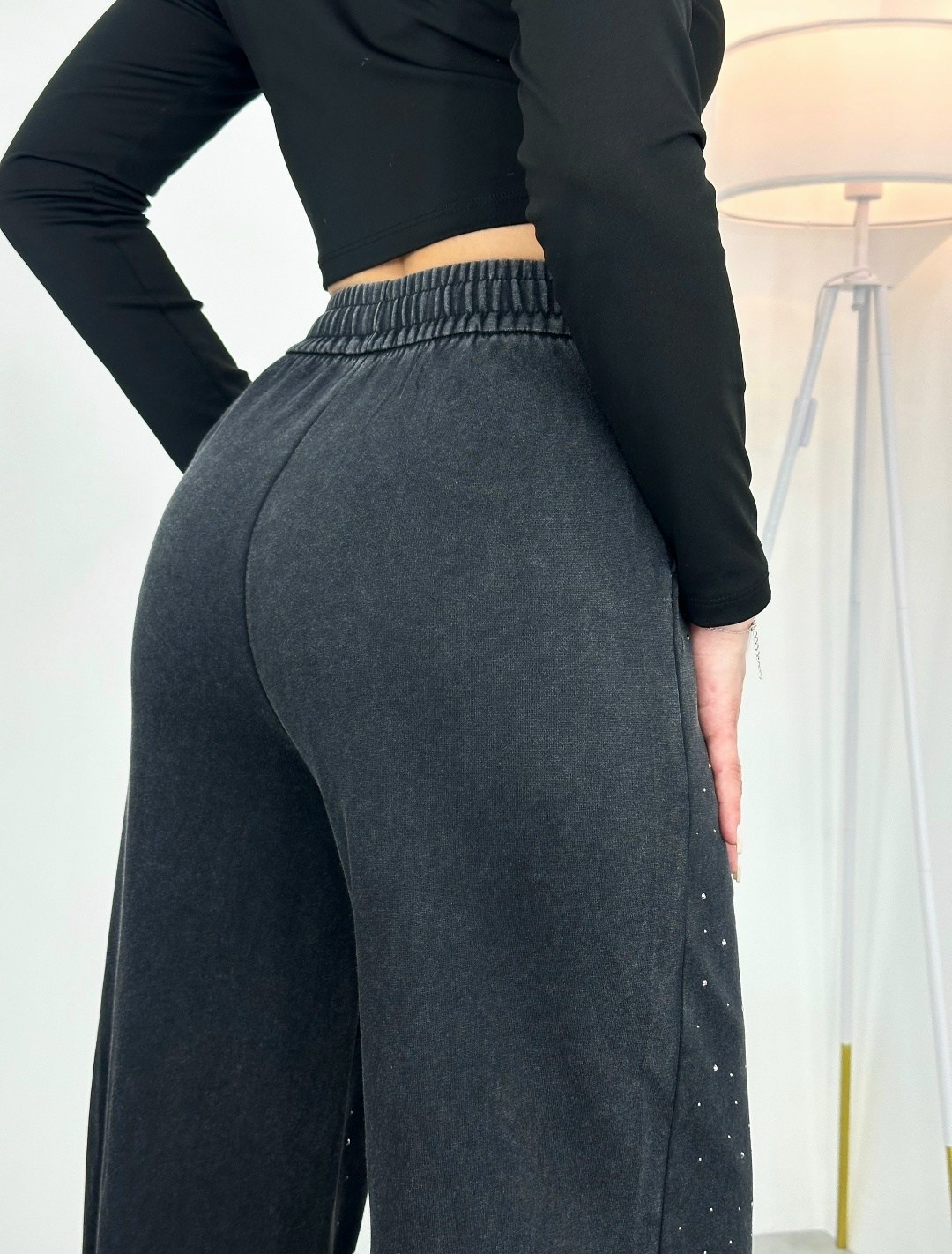 спортивные брюки со стразами женские,брюки со стразами,брюки со стразами miaty,штаны со стразами,женские брюки со стразами