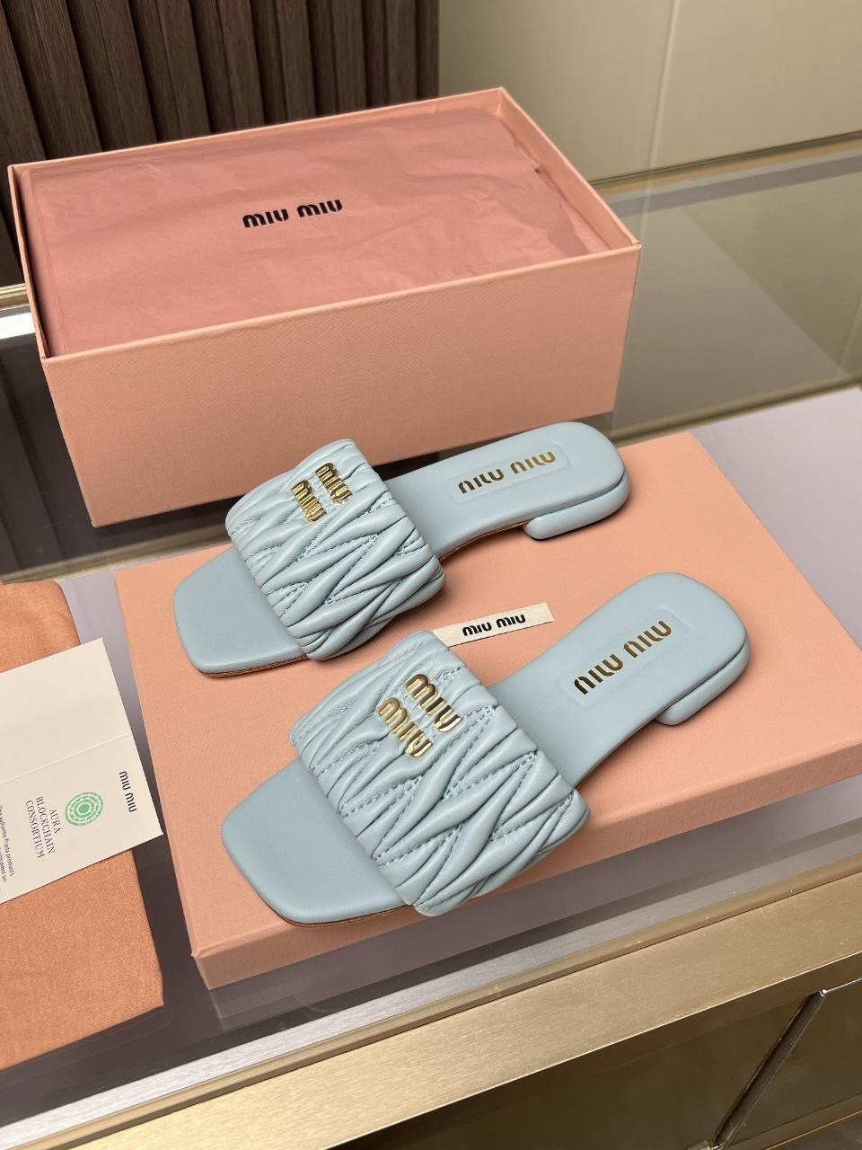 шлепанцы miu miu,женские шлепанцы,,кожаные шлепанцы miu miu,шлепки миу миу