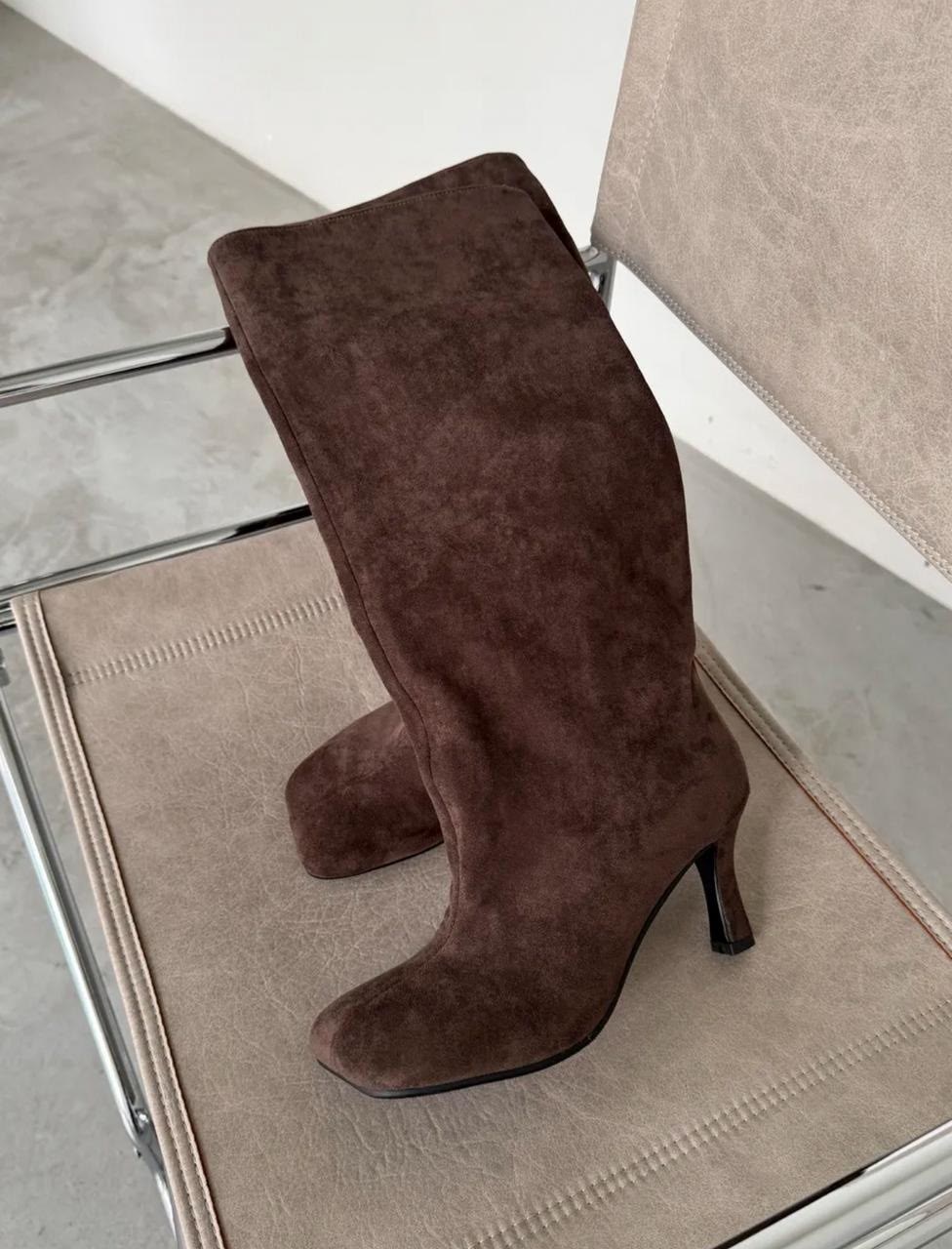 замшевые сапоги,сапоги демисезонные на каблуке натуральная замша londri,женские сапоги,демисезонные шоколадные коричневые сапоги высокие сапоги трубы ботфорты замшевые высокий каблук,сапоги