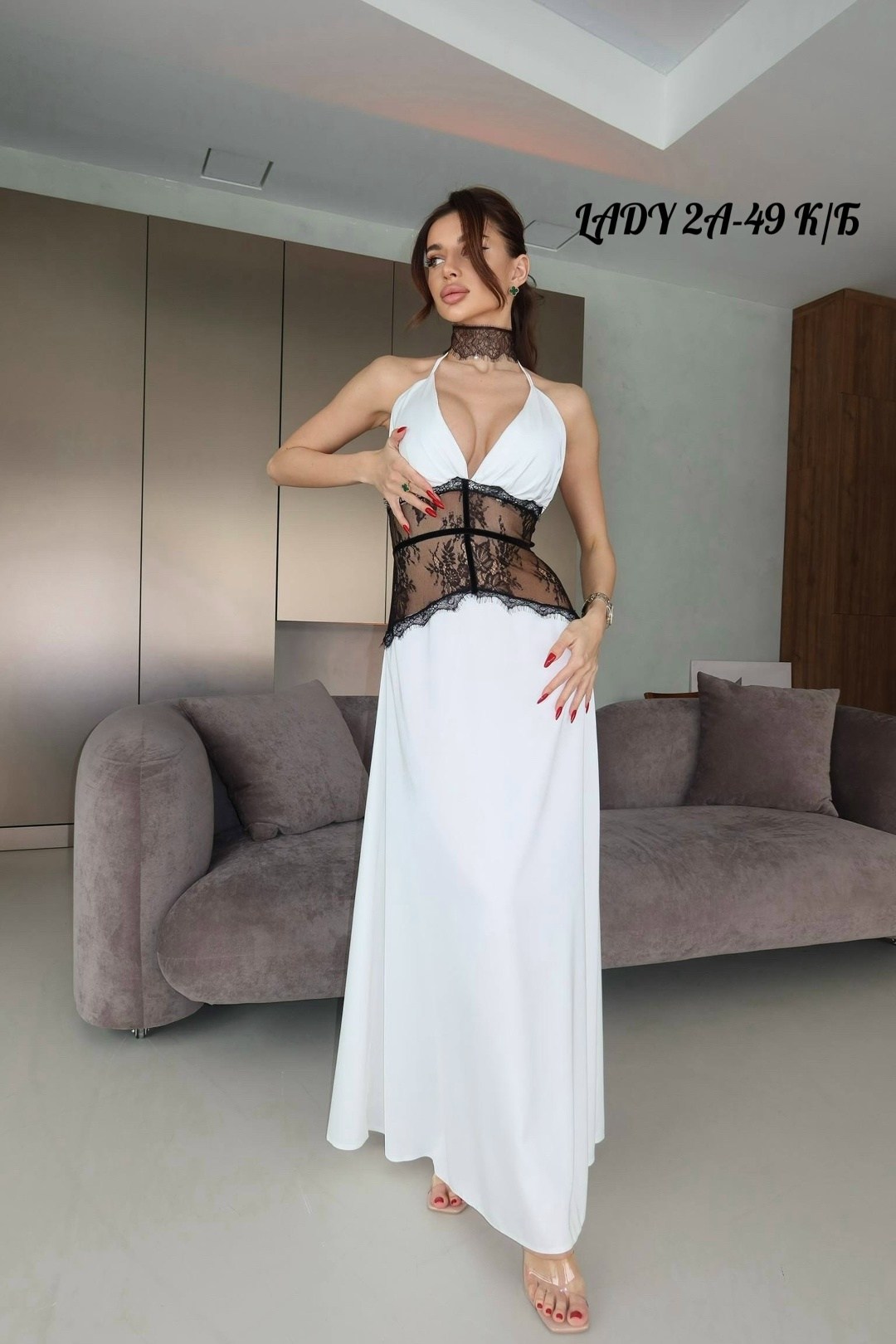 девушка,кружевное макси-платье-комбинация с вырезом шоколадного цвета,женская ночная сорочка,сорочка женская,длинное платье