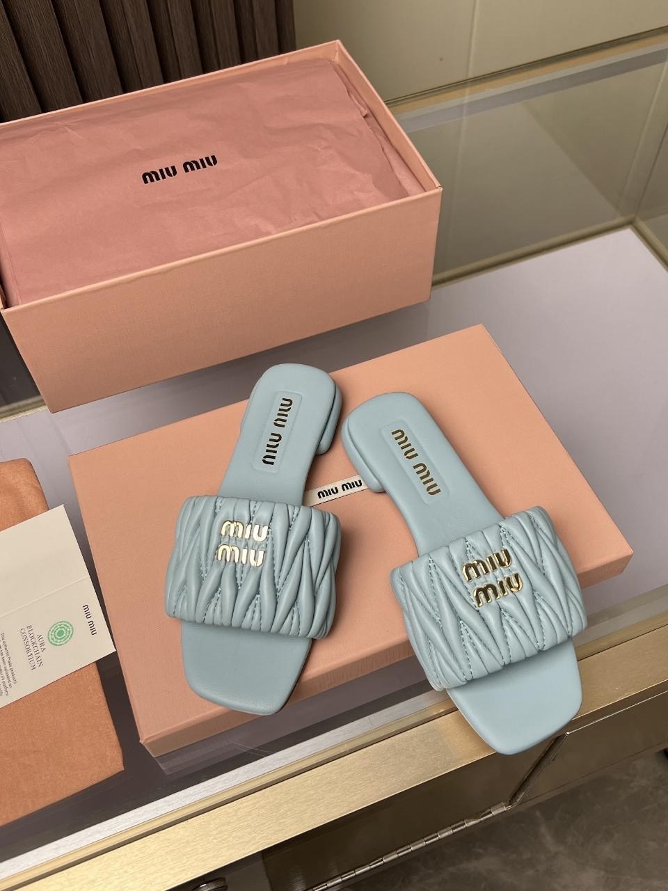шлепанцы miu miu,женские шлепанцы,,кожаные шлепанцы miu miu,шлепки миу миу