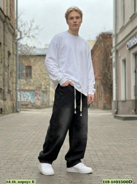 Джинсы