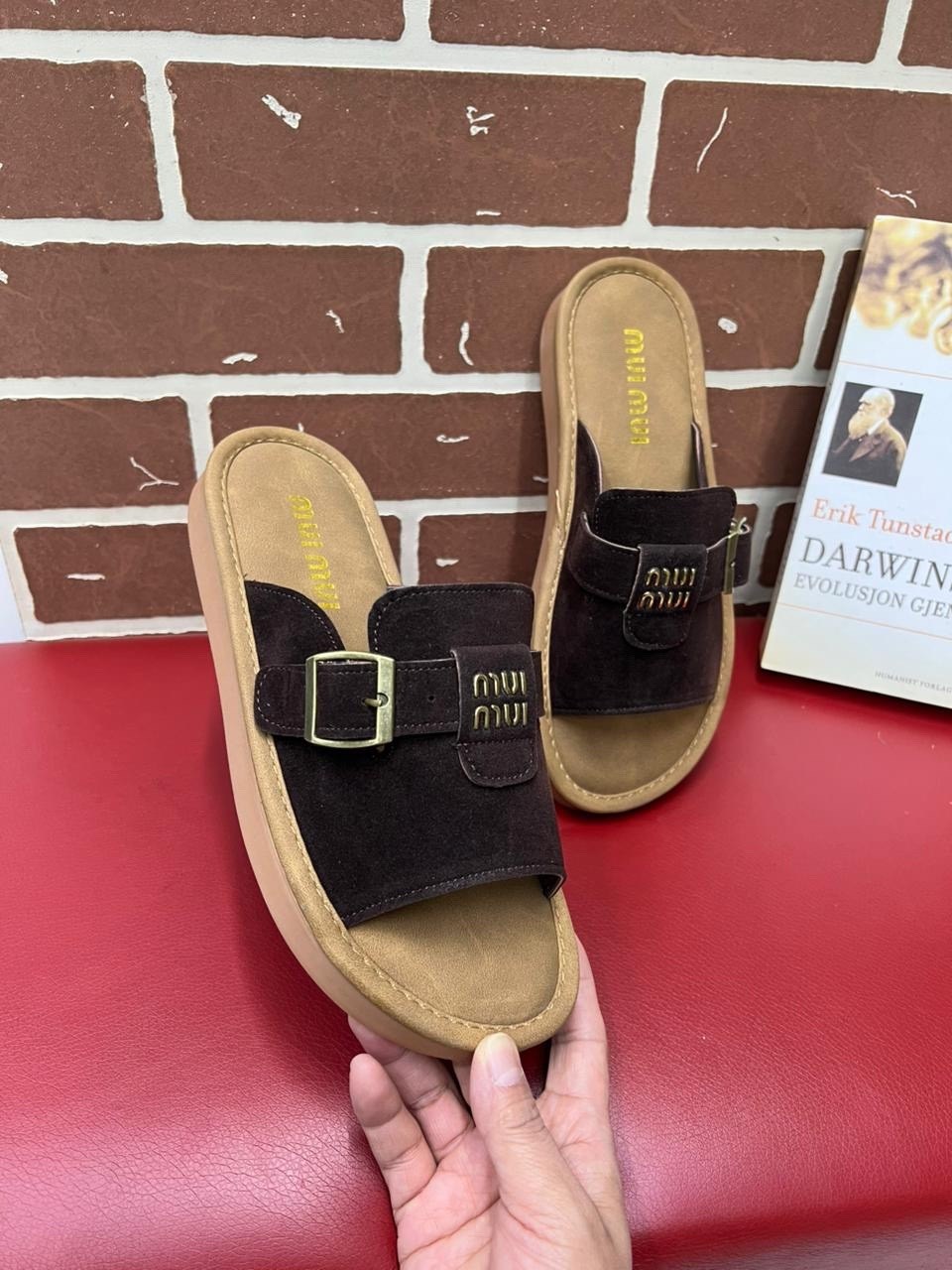 ,женские шлепанцы,женские шлепки,модные шлепанцы,женские сандалии