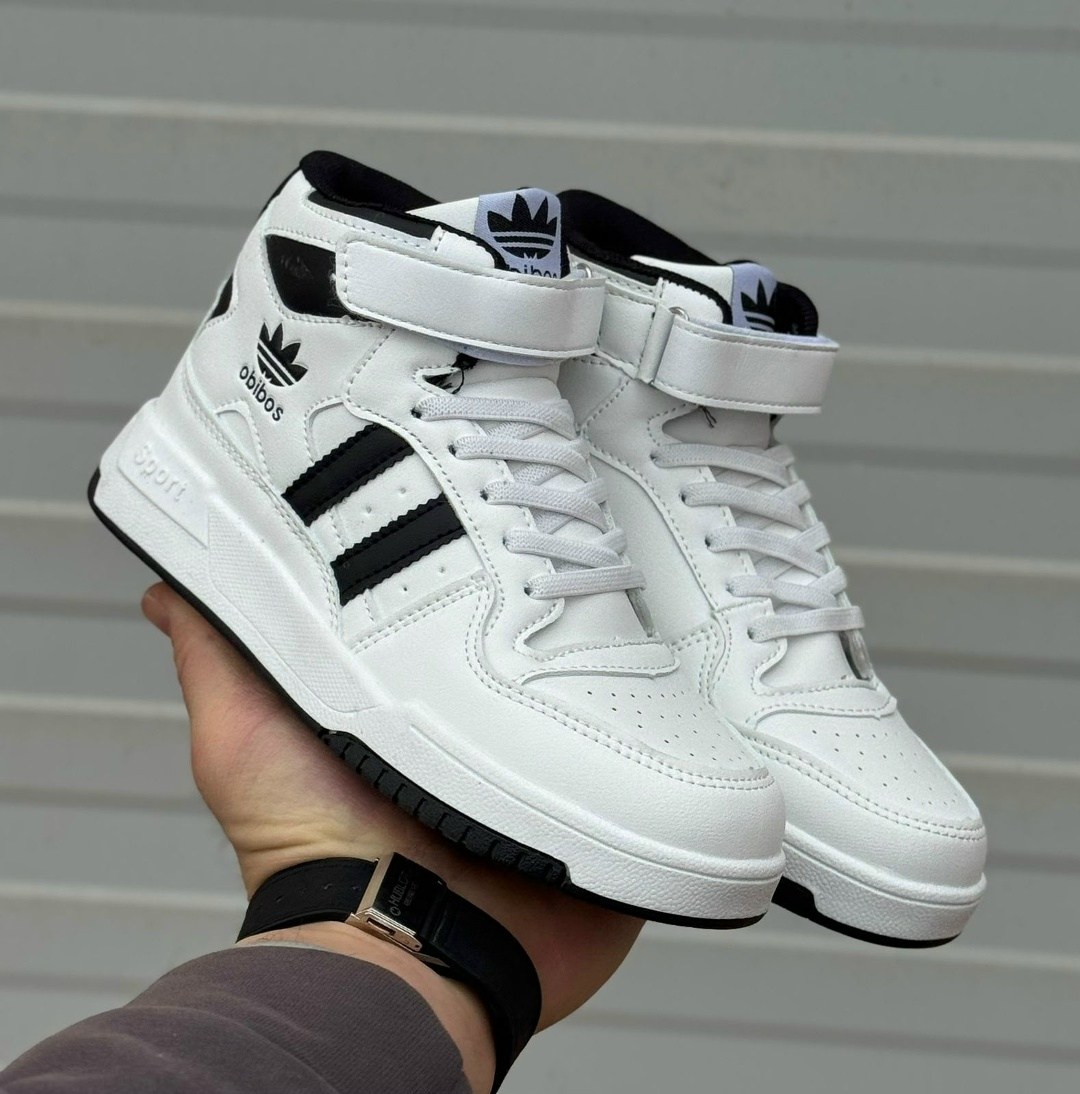кроссовки высокие adidas originals forum mid белый/черный,черно-белые кроссовки adidas originals forum mid,кроссовки средней высоты белого и черного цветов adidas originals forum mid,кроссовки зимние