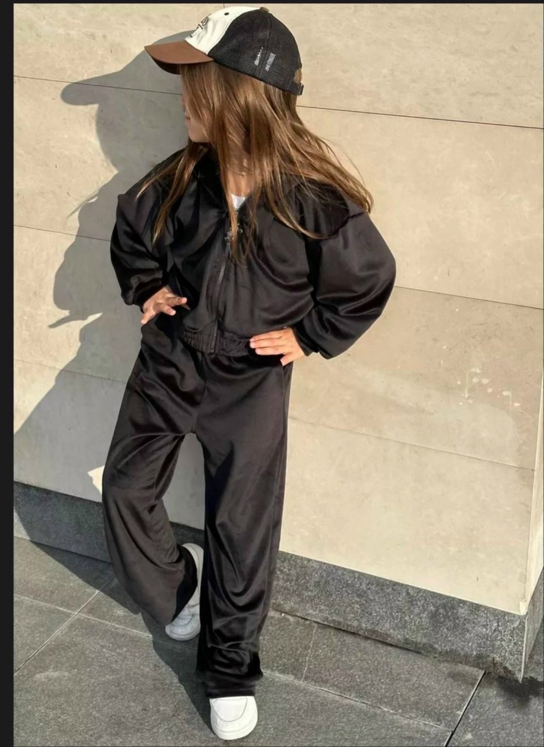 велюровый костюм для девочки спортивный капюшон,спортивные костюмы для девочек,спортивный велюровый костюм,велюровый костюм для девочки,велюровый спортивный костюм для девочки