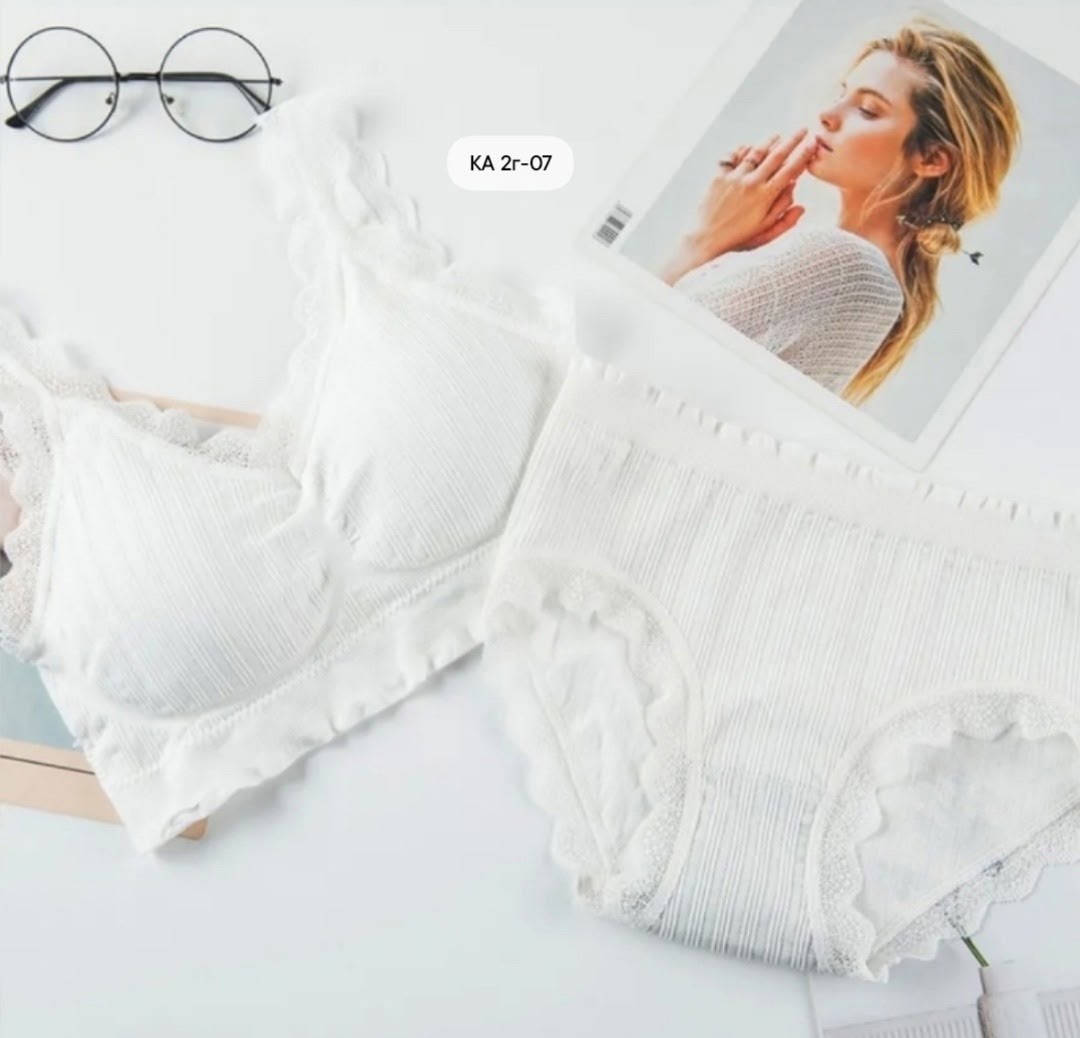 комплект женского нижнего белья,комплект нижнего белья,комплект белья женский,комплект нижнего белья белый,комплект нижнего белья женский бесшовное