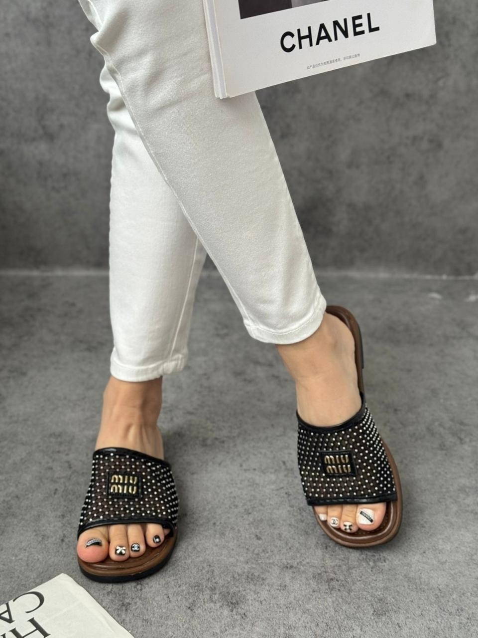 шлепанцы chanel,шлепанцы женские,шлепки шанель,chanel шлепанцы женские,модные шлепанцы