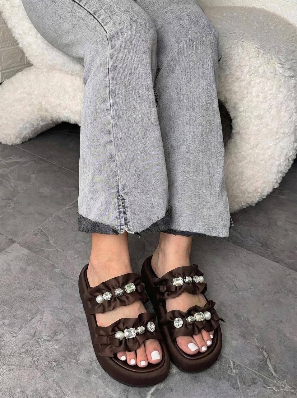 ,женские шлепанцы,модные шлепанцы,модные шлепки,женские сандалии