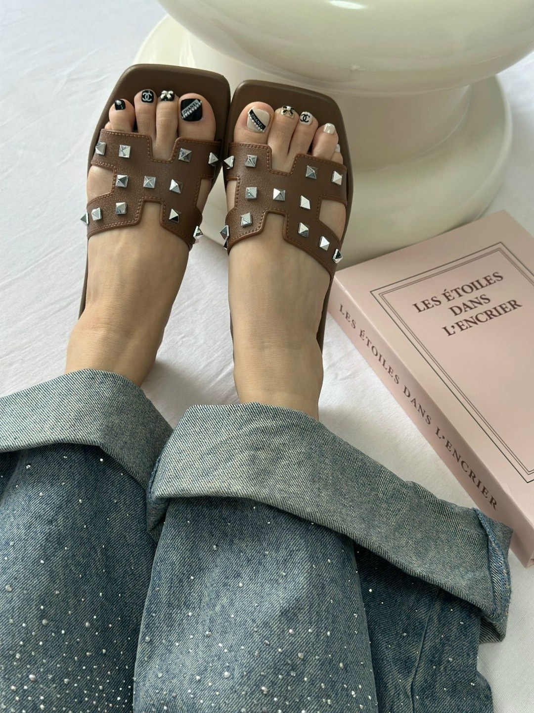 женские кожаные шлепки hermes oran коричневые,шлепанцы hermes,шлепки hermes женские,шлепки hermes,шлепанцы женские hermes