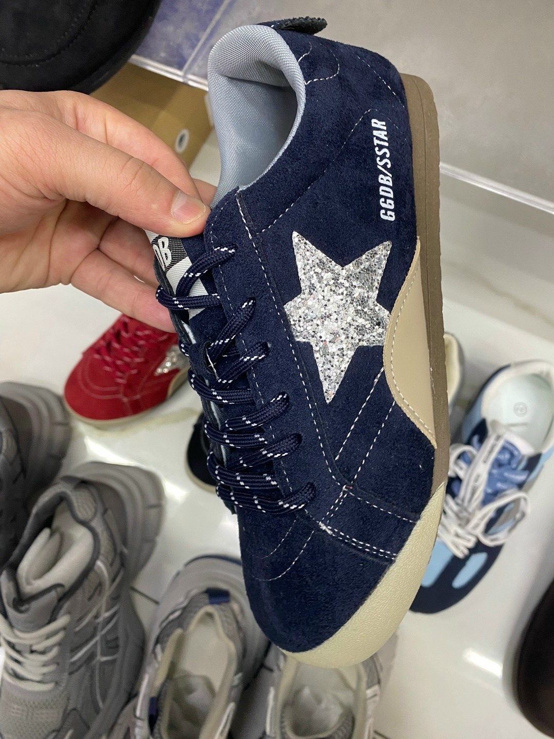 кроссовки golden goose hi star classic синий,golden goose navy suede superstar sneakers,кроссовки golden goose superstar синий,golden goose кроссовки с синими звездами,кроссовки golden goose wmns supe