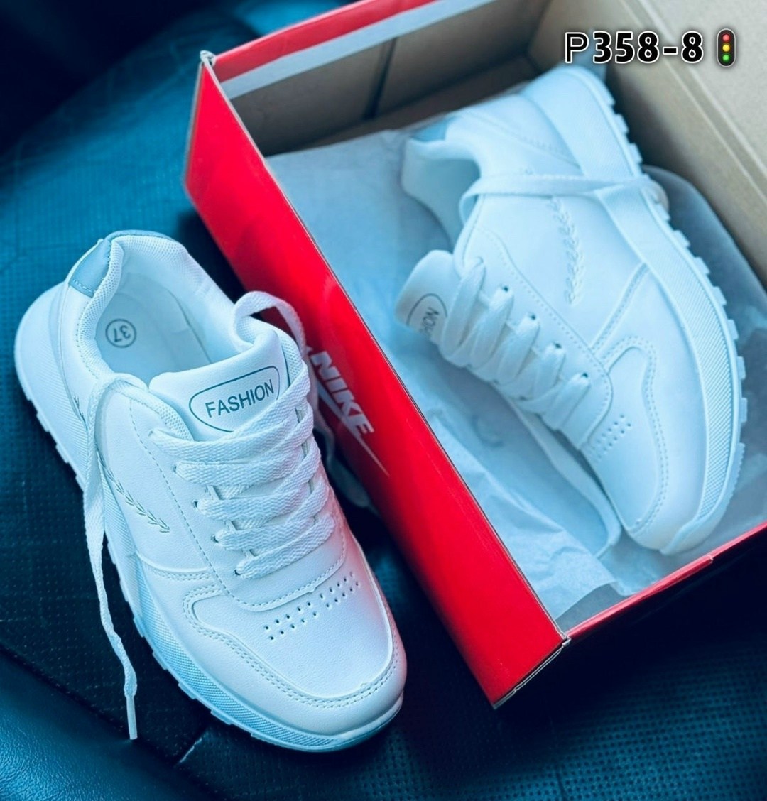 кроссовки женские белые,женские кроссовки,модные белые кроссовки женские,стильные женские кроссовки,белые кроссовки