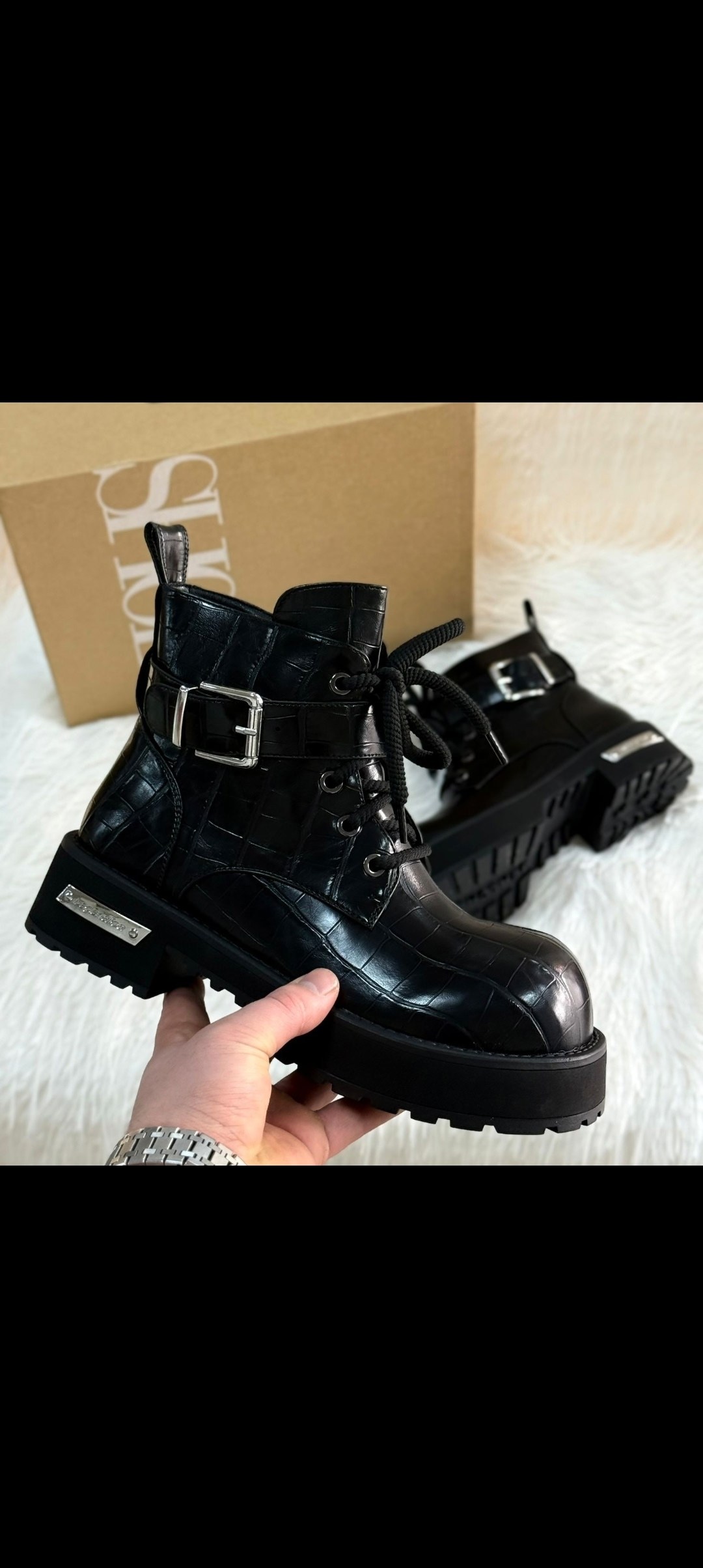 лакированные ботинки дживанши,,женские ботинки,модные ботинки,ботинки живанши