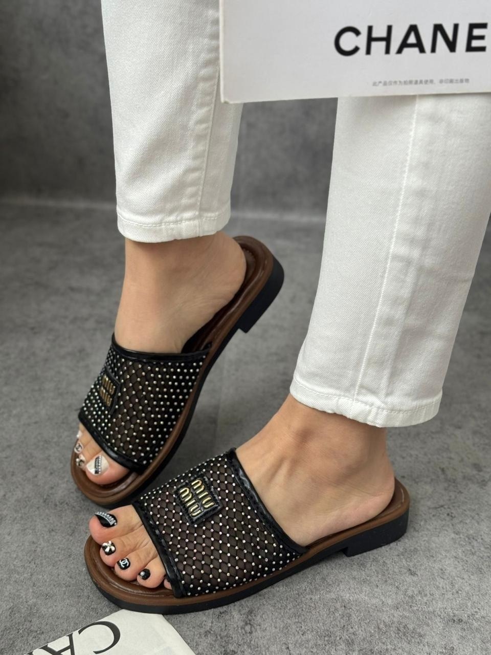 шлепанцы chanel,шлепанцы женские,шлепки шанель,chanel шлепанцы женские,модные шлепанцы